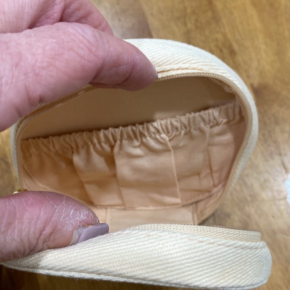 NWOT. Burberry, small makeup bag. - Picture 8 of 12